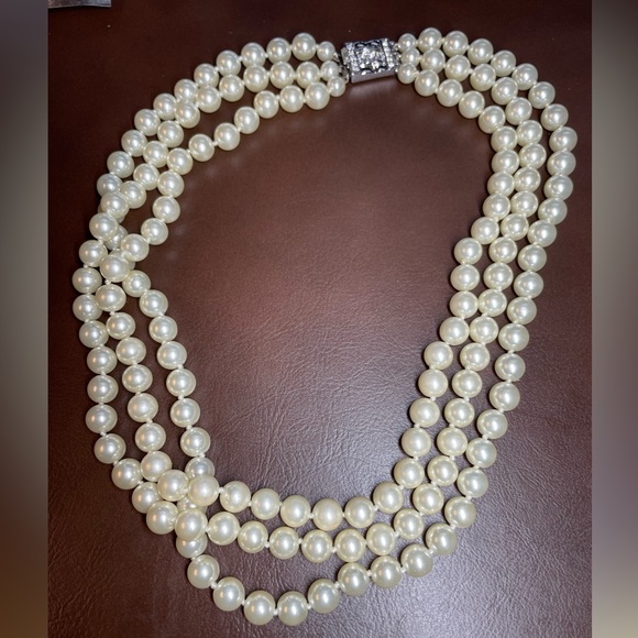 JBK Faux Cream Pearls - Picture 8 of 9
